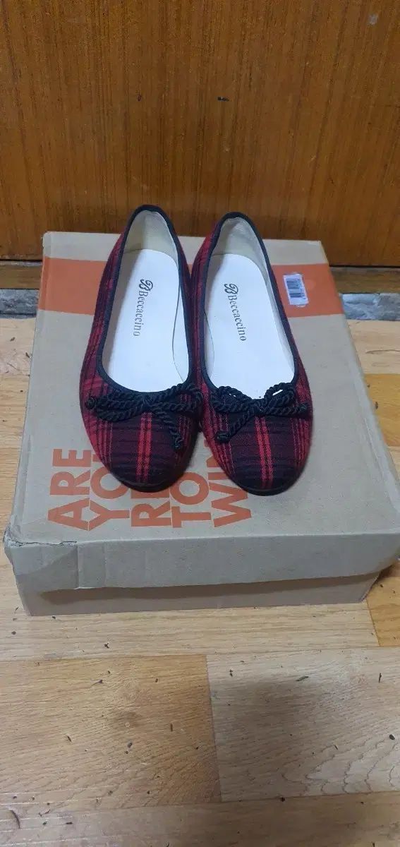 TANDY ベッカ チノ レディースシューズ 240 m A級