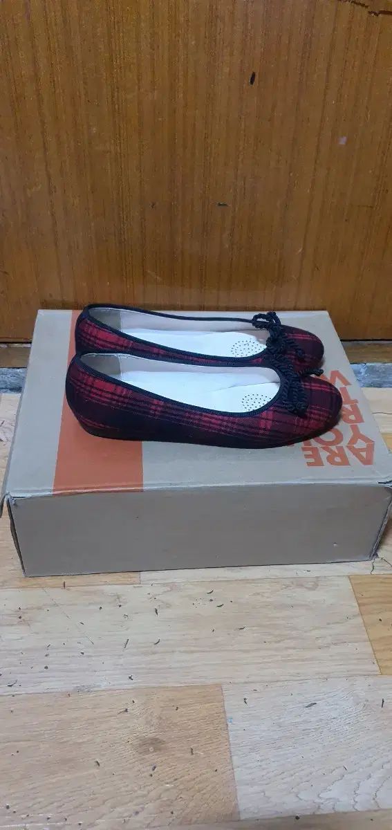 TANDY ベッカ チノ レディースシューズ 240 m A級