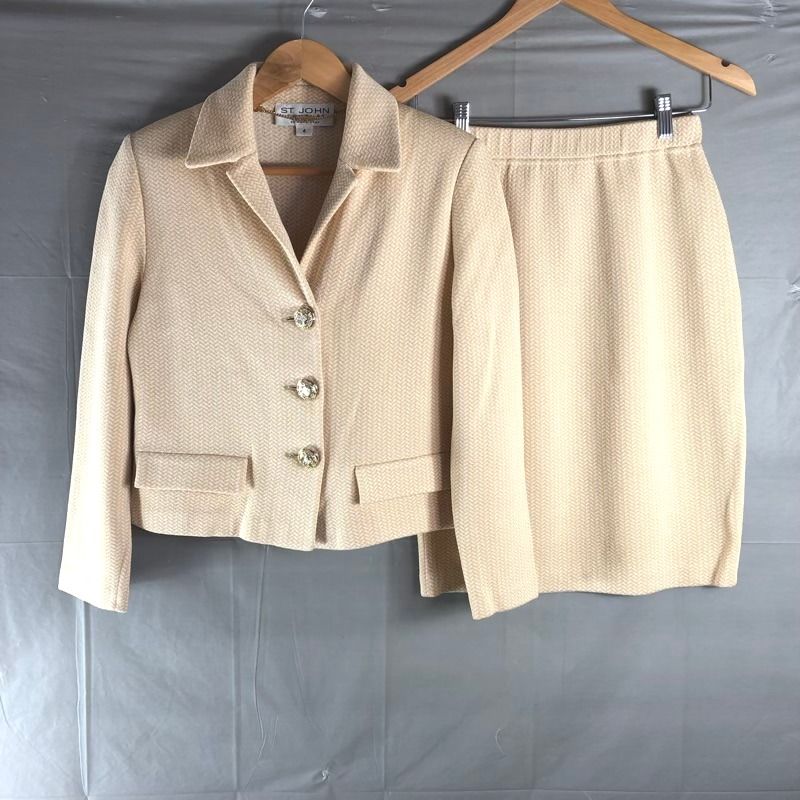 セントジョン ST.JOHN セットアップ ジャケット スカート スーツ デザインボタン フェイクポケット 肩パッド 薄オレンジ ベージュ系 4サイズ 978215