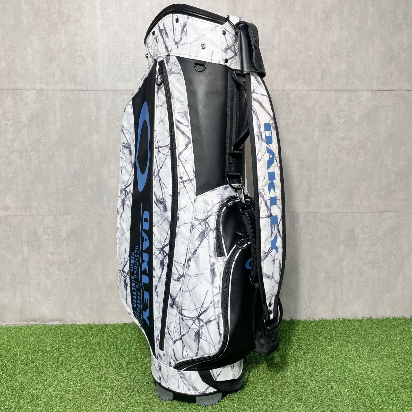 OAKLEY オークリー キャディバッグ ゴルフバッグ 2022年モデル