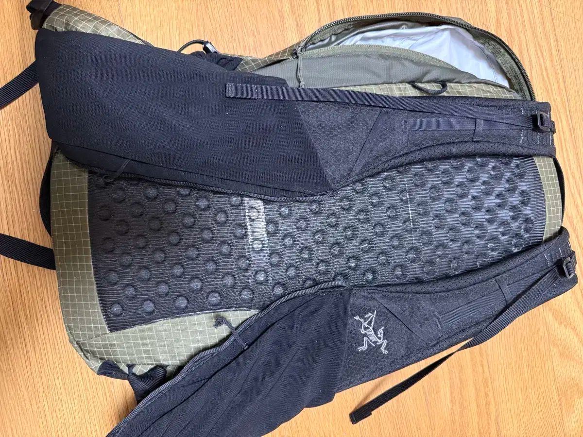 アークテリクス エアリウス 18 タッツ