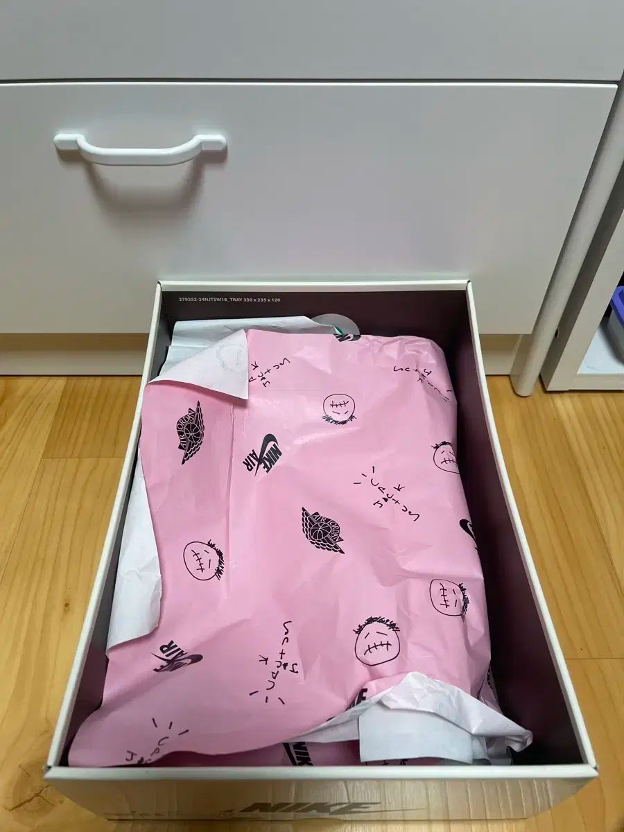  285 NIKE ジョーダン1 x トラヴィススコット ツアーベルベットブラウン シューズ(男性用) バスケットボール