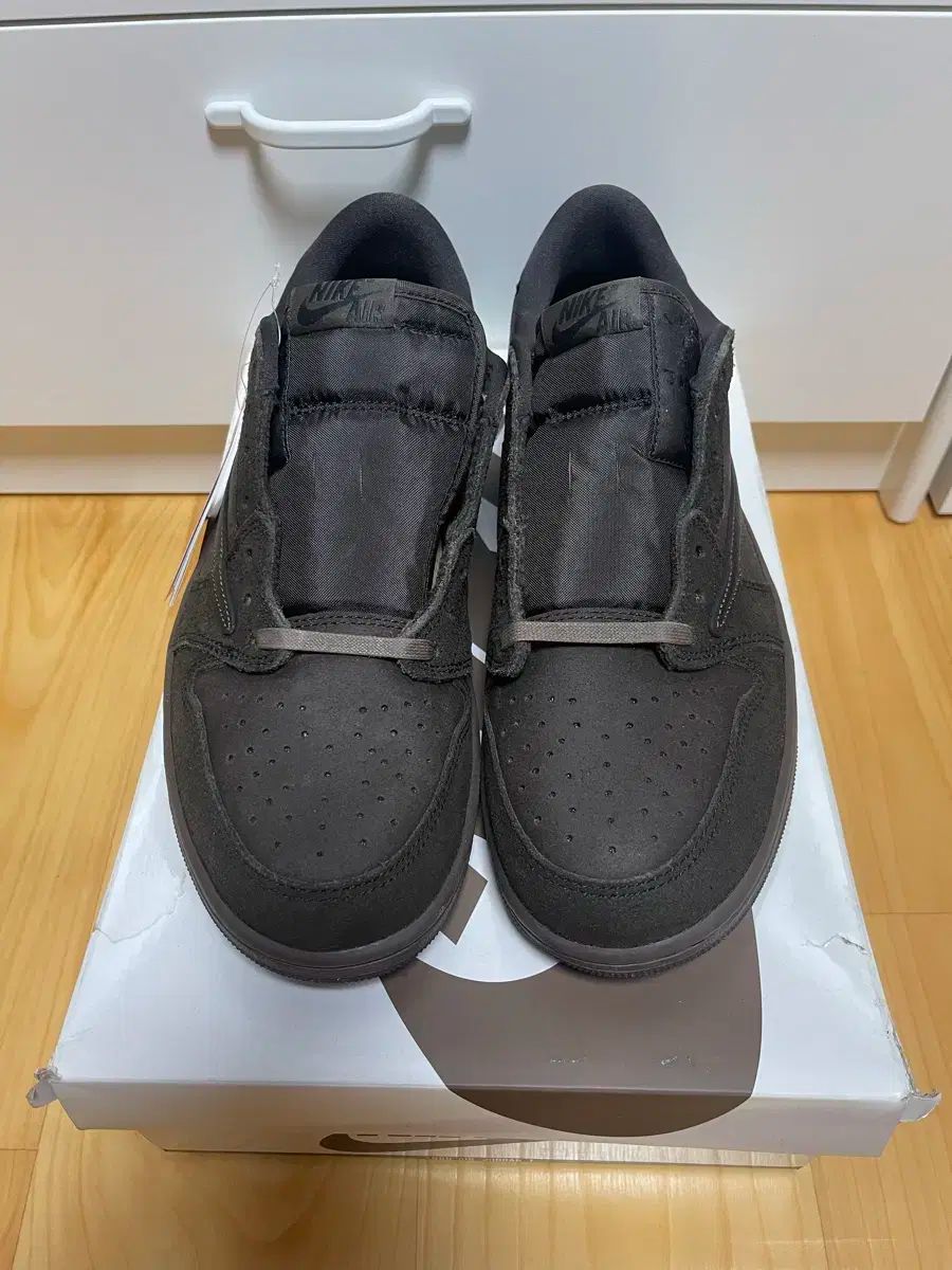 285 NIKE ジョーダン1 x トラヴィススコット ツアーベルベットブラウン