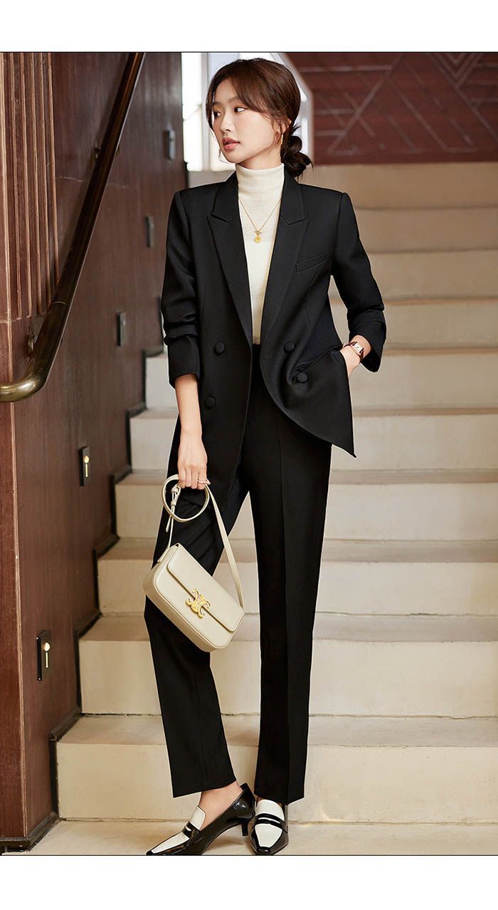 テーパードパンツ