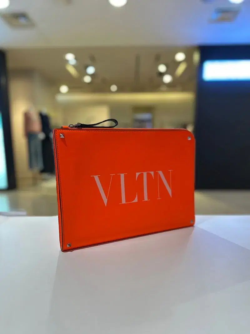 ドキュメント クラッチバッグ