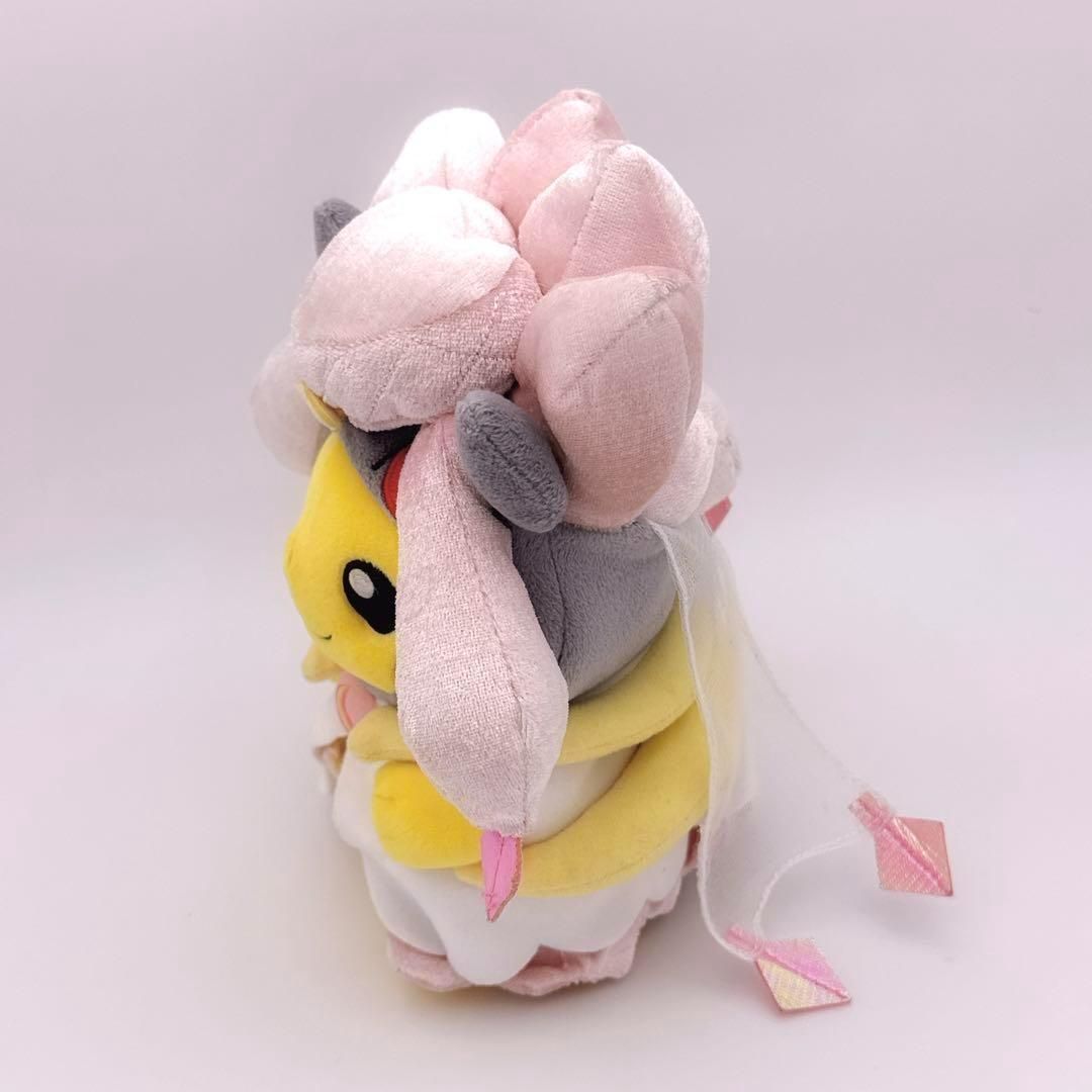 メガディアンシー ポンチョ ピカチュウ ぬいぐるみ ポケモンセンター