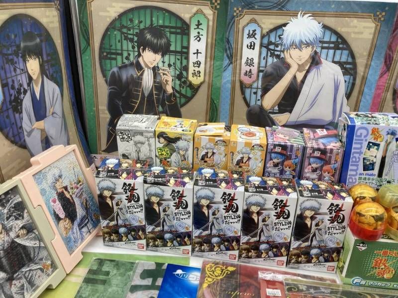 銀魂 グッズ アニメグッズまとめ売り 大量まとめ】銀魂 グッズ 約5kg フィギュア/缶バッジ/アクスタ/クリア