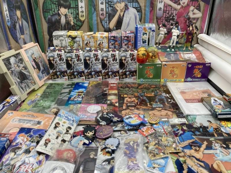大量まとめ 銀魂 グッズ 約5kg フィギュア 缶バッジ アクスタ クリアファイル ポスター 他 坂田銀時 土方十四郎 沖田総悟 高杉晋助 神楽