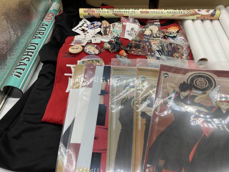 大量まとめ ハイキュー!! グッズ 約3 6 kg キーホルダー 缶バッジ クリアファイル ポスター ジャージ 他 音駒