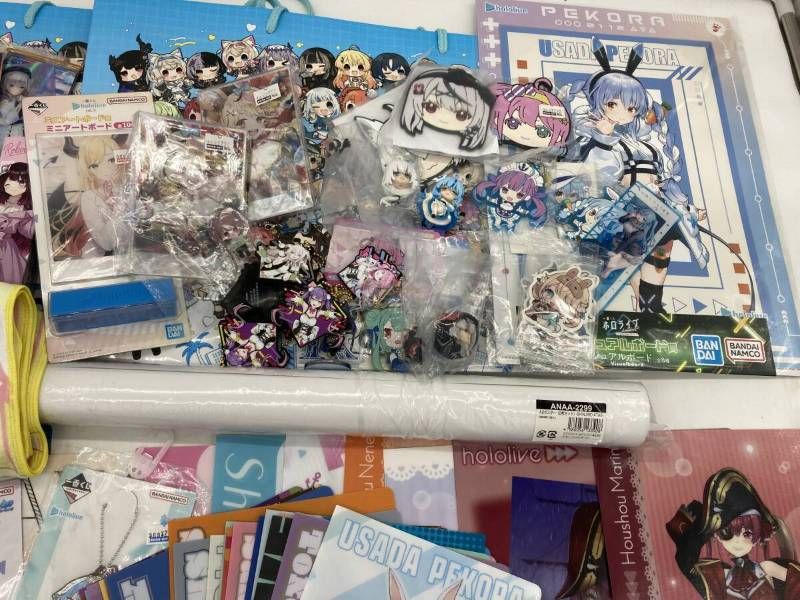  大量まとめ ホロライブ グッズ 約2 5 kg アクスタ ラバスト クリアファイル ポスター キーホルダー 他 hololive 宝鐘マリン その他 キャラクターグッズ
