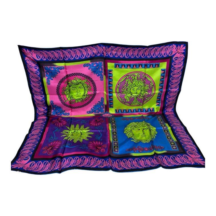 ヴェルサーチ アトリエヴェルサーチ スカーフ ストール ヴィンテージ シルク 大判 メドゥーサ Vintage Versace Atelier Silk Scarf Shawl Large Medusa Print Made in Italy