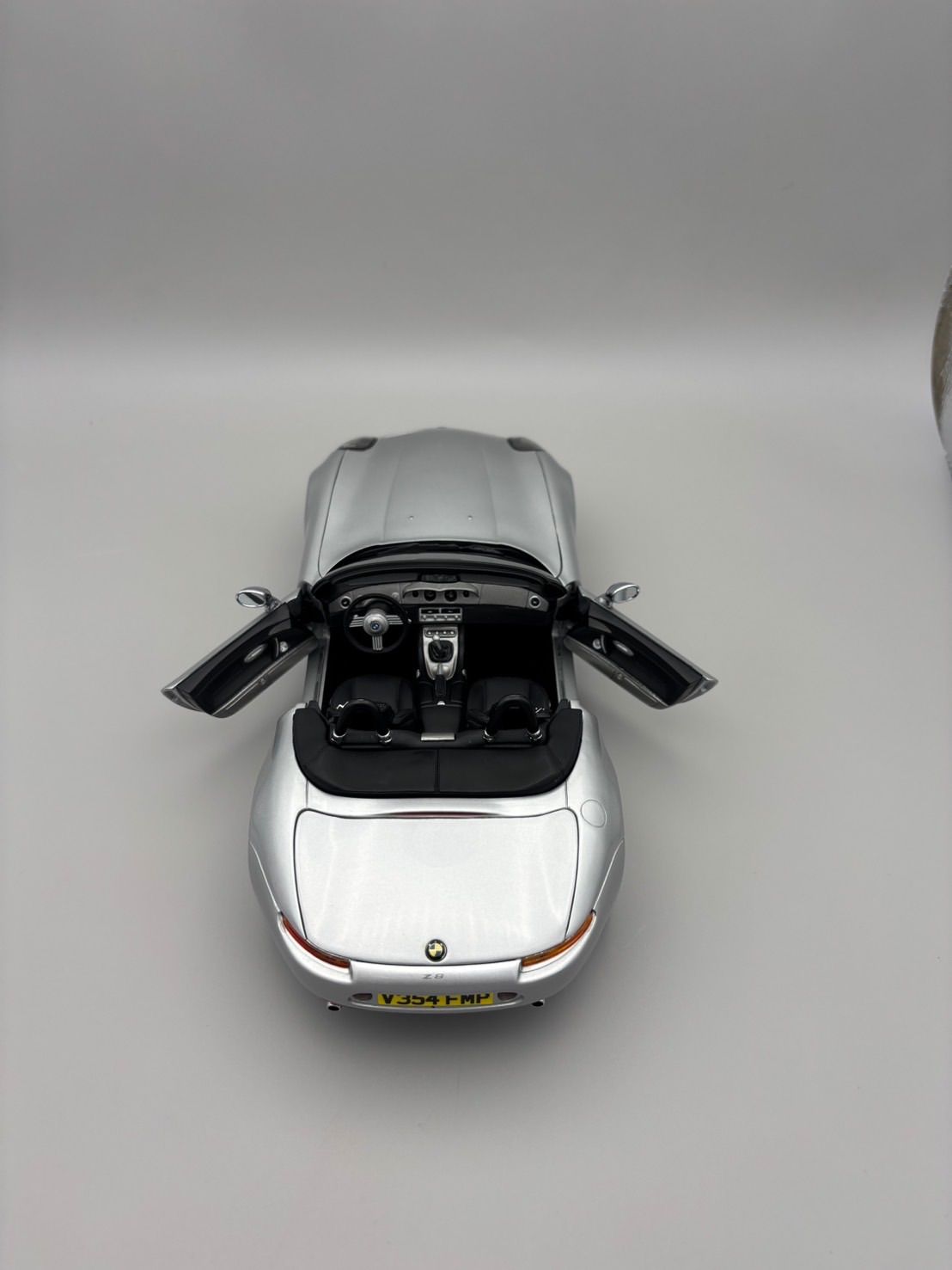 007 ワールド・イズ・ノット・イナフ』BMW Z8 ダイキャスト製ミニカー