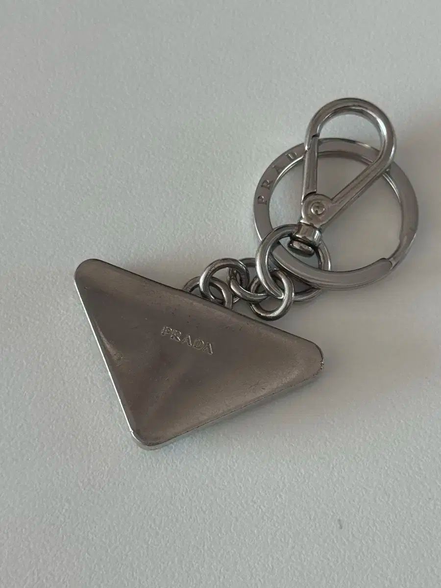 PRADA プラダ 三角ロゴ キーホルダー