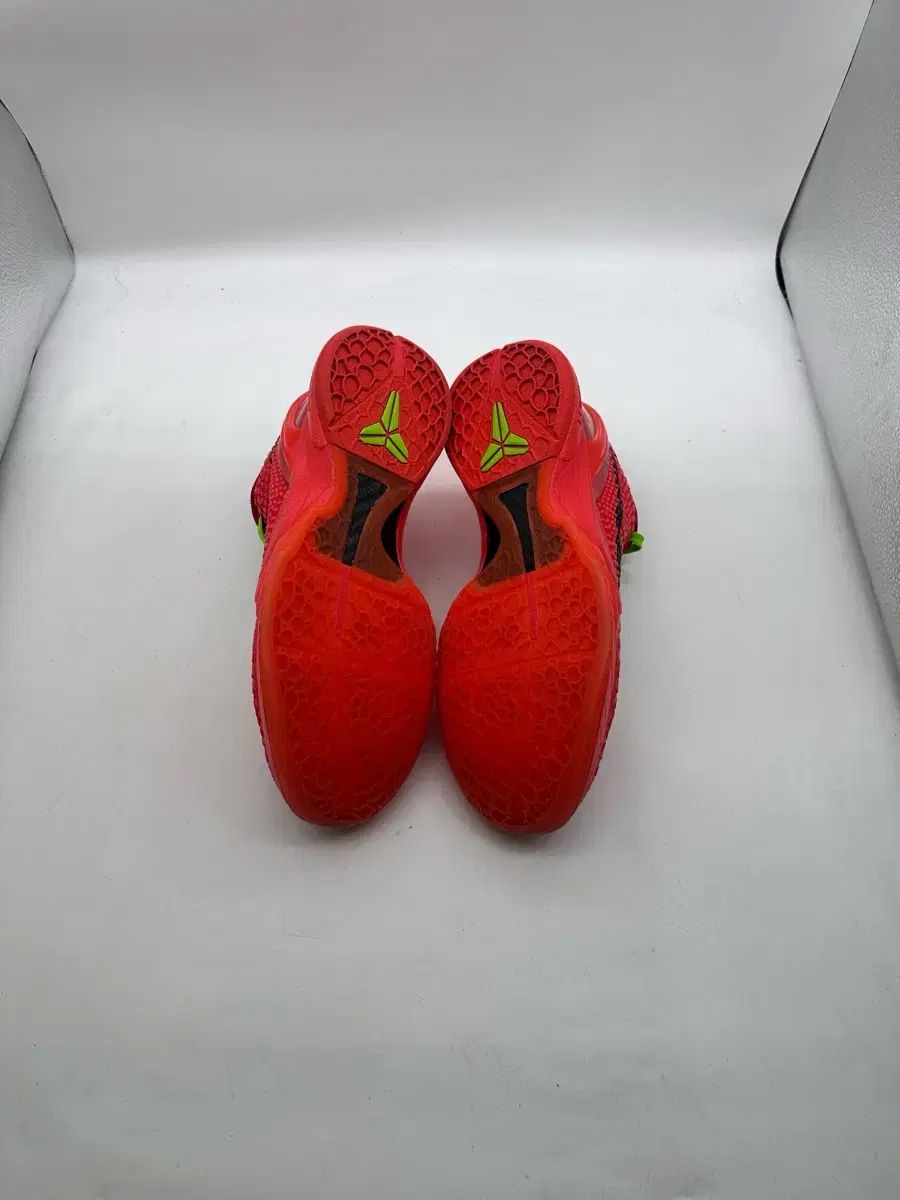  コービー リバース グリンチ 265 シューズ(男性用) バスケットボール