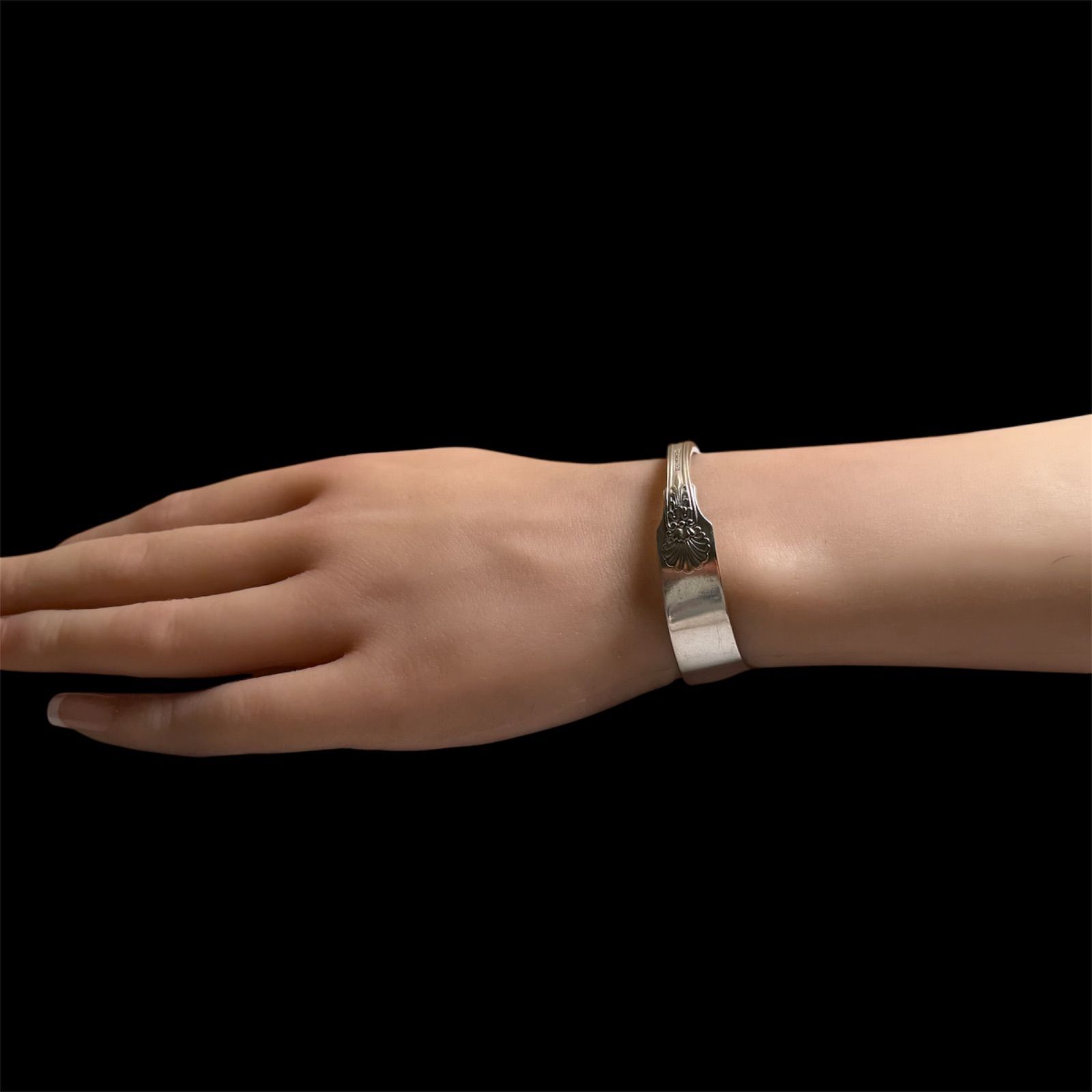 TIFFANY&Co. ティファニー バングル ブレスレット カフ - メルカリ