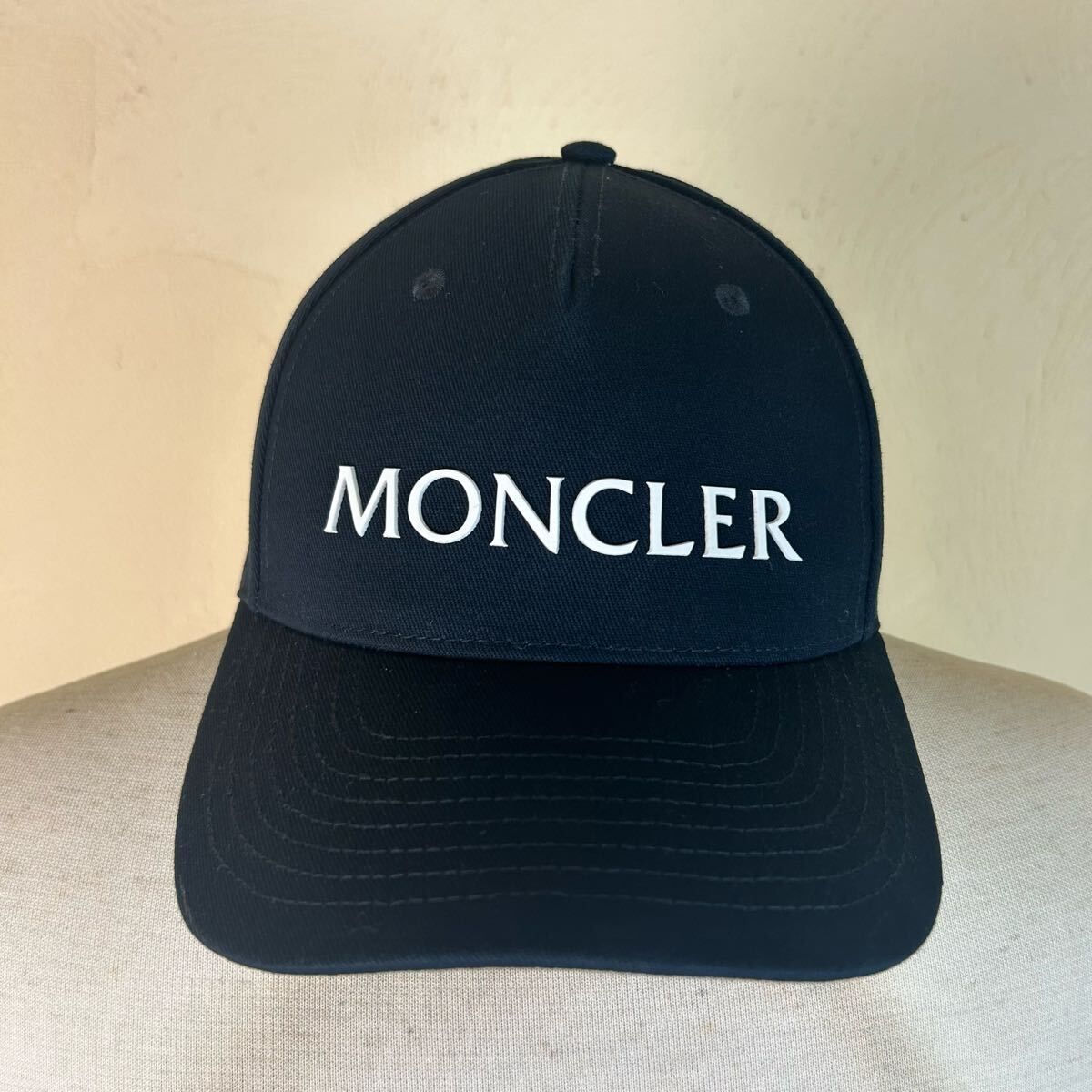 【極美品】MONCLER モンクレールラバーロゴベースボールキャップ帽子ネイビーユニセックス