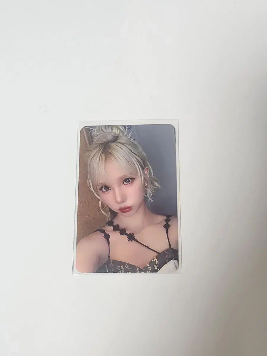 VIVIZ（ビビジ） ウナ(EUNHA) チマチョゴリ 未公開トレカ - メルカリ