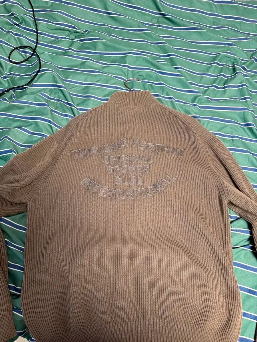 ディスイズネバーザット ニットジップアップ