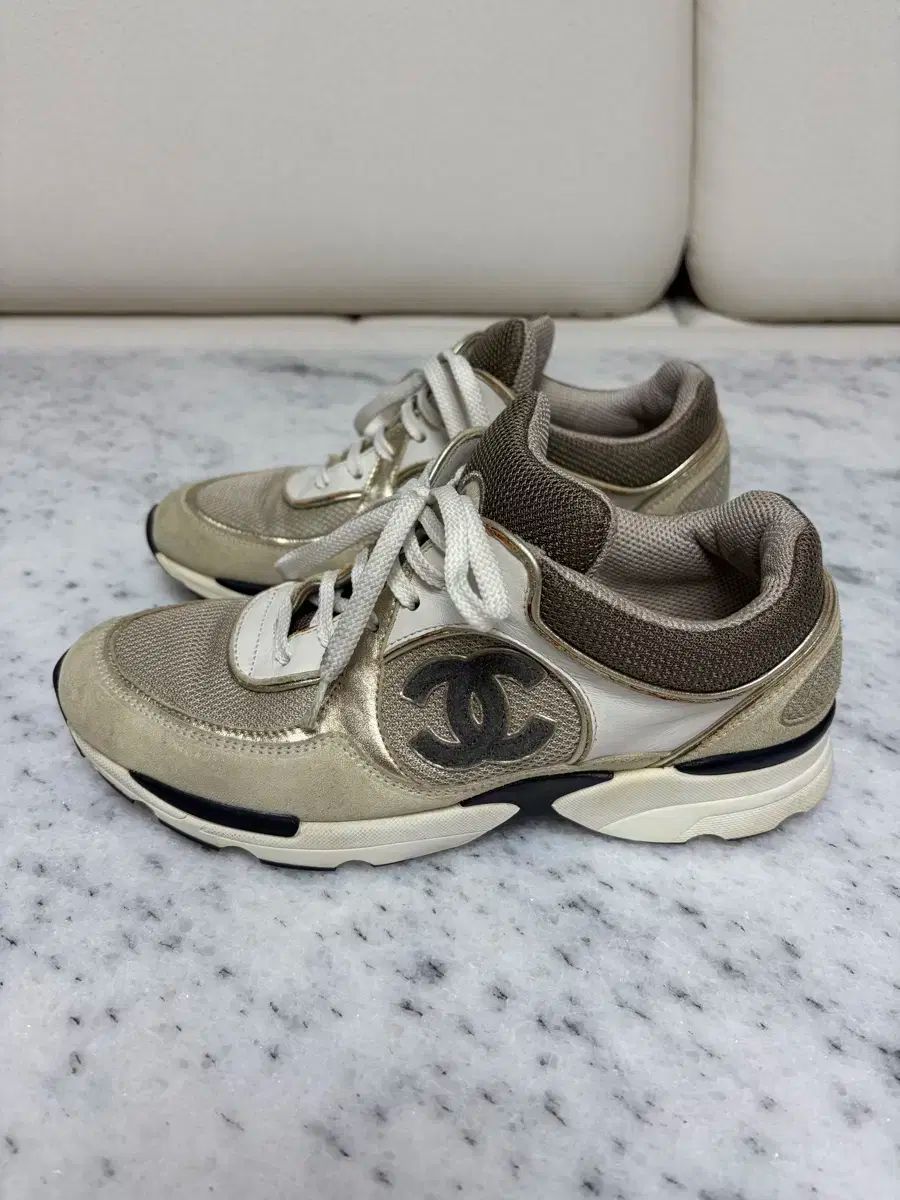 シャネル クルーズ スニーカー 37 235