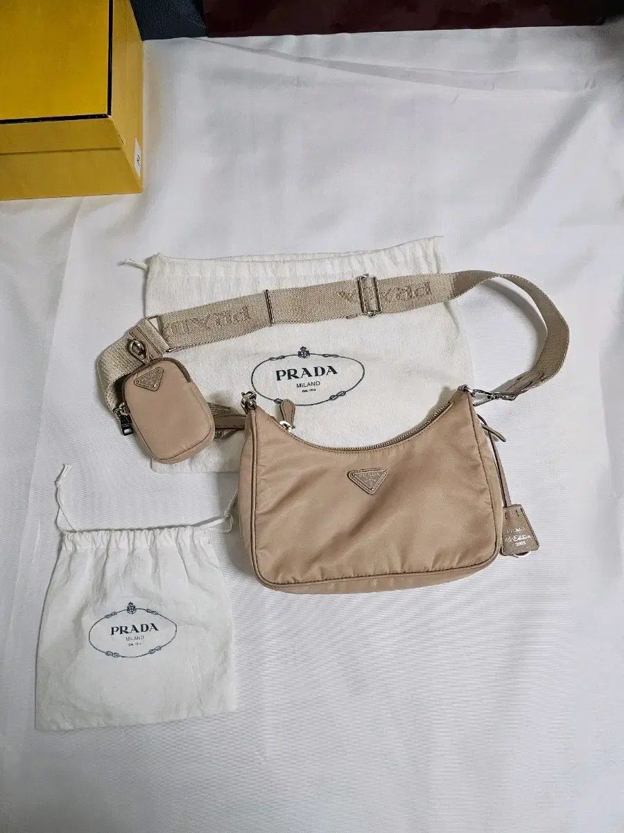 プラダ 2005 リナイロン マルチ クロスバック