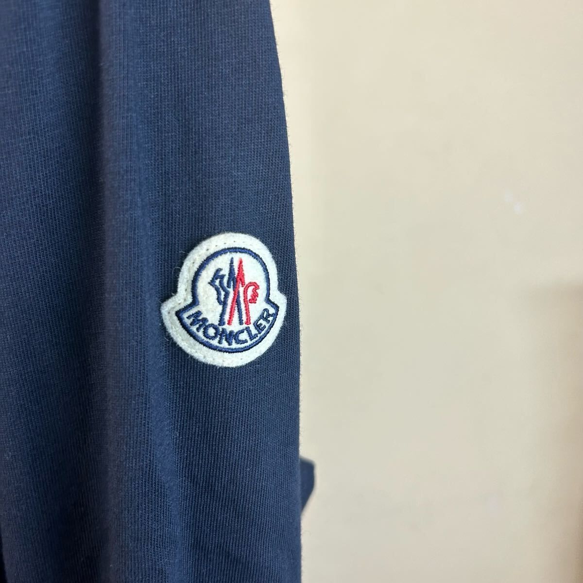 新作極美品】 MONCLERモンクレールロンT長袖TシャツネイビーXL - メルカリ