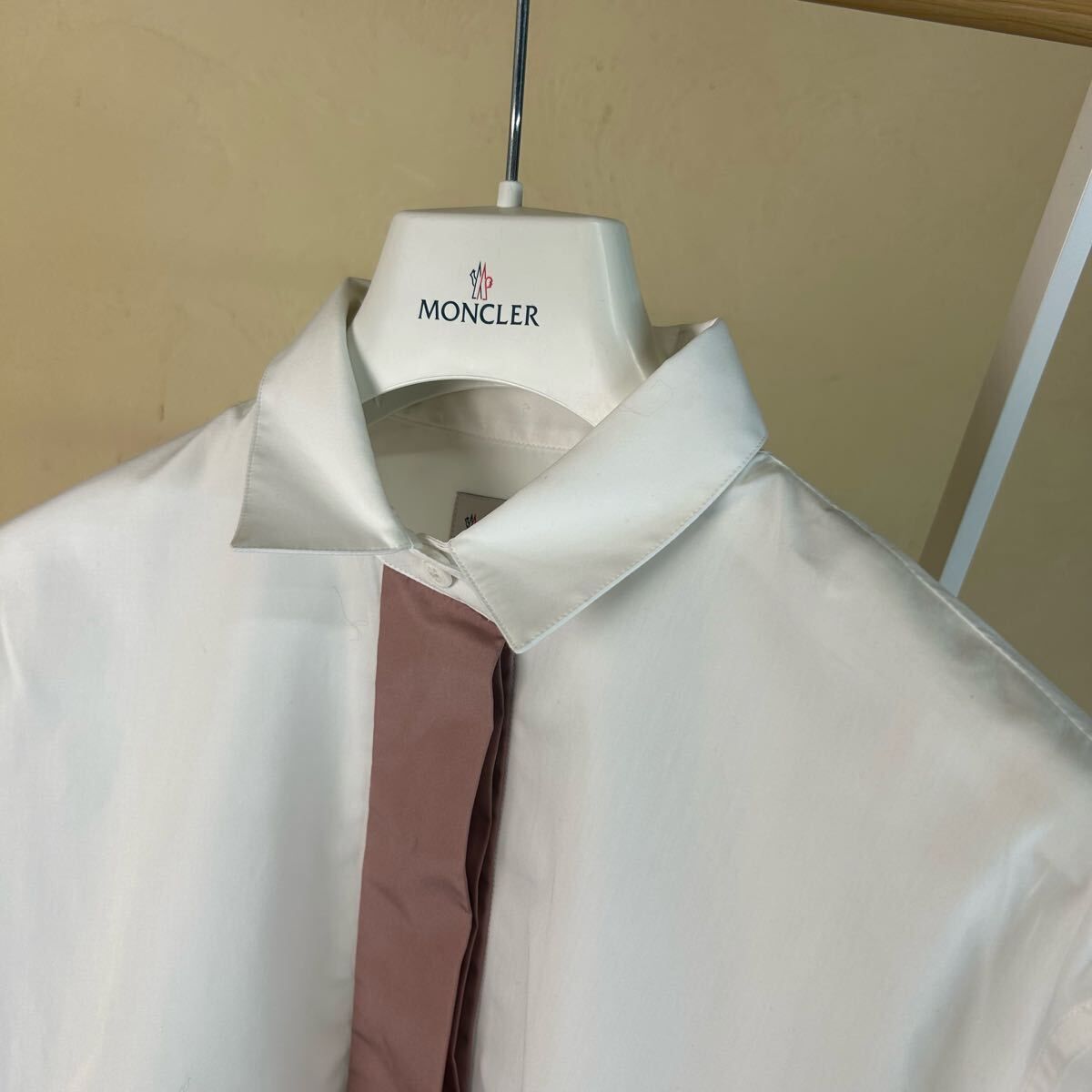  MONCLER モンクレール 長袖 シャツ ブラウス ホワイト白42 長袖 シャツ ブラウス