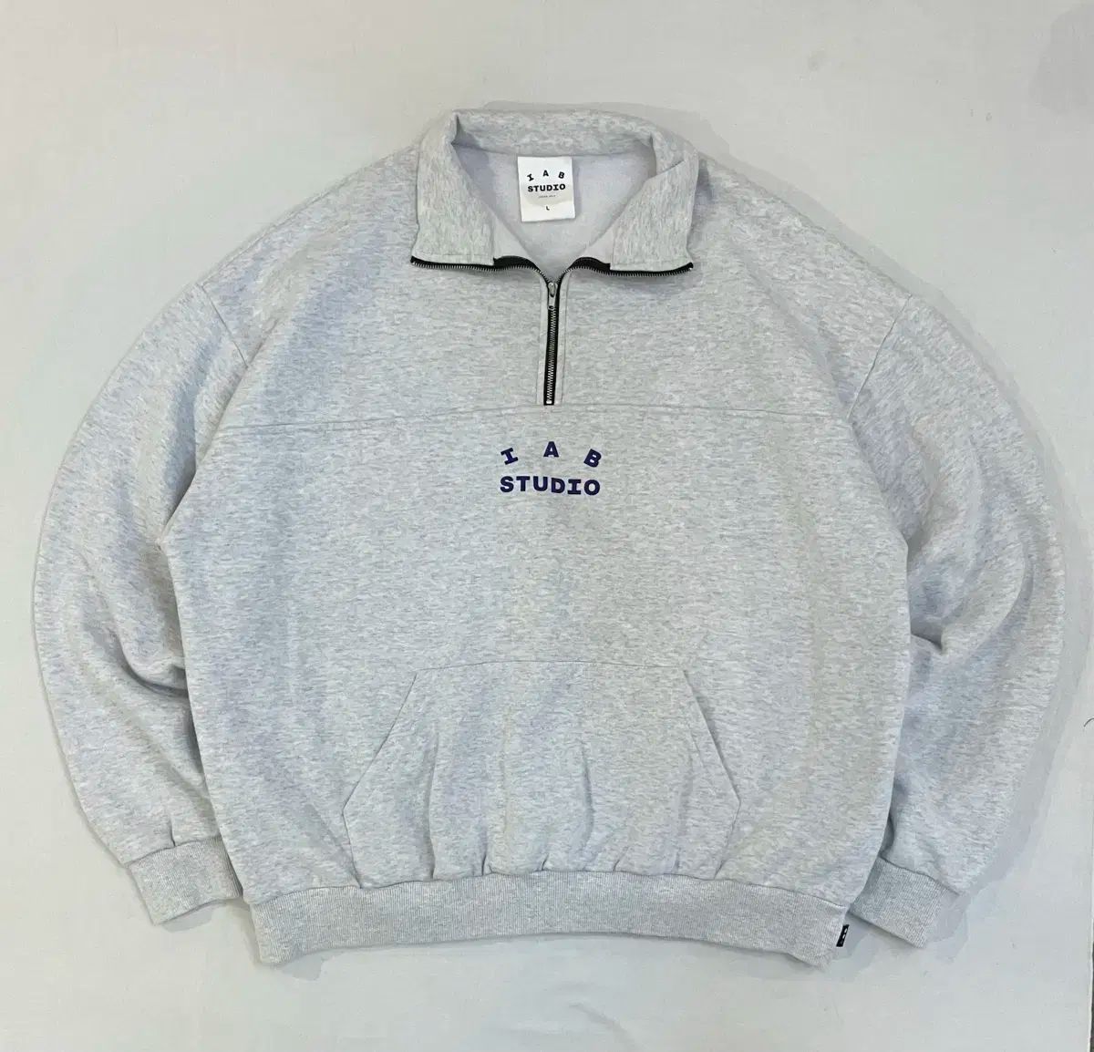 IAB Studio ハーフジッププルオーバー スウェット