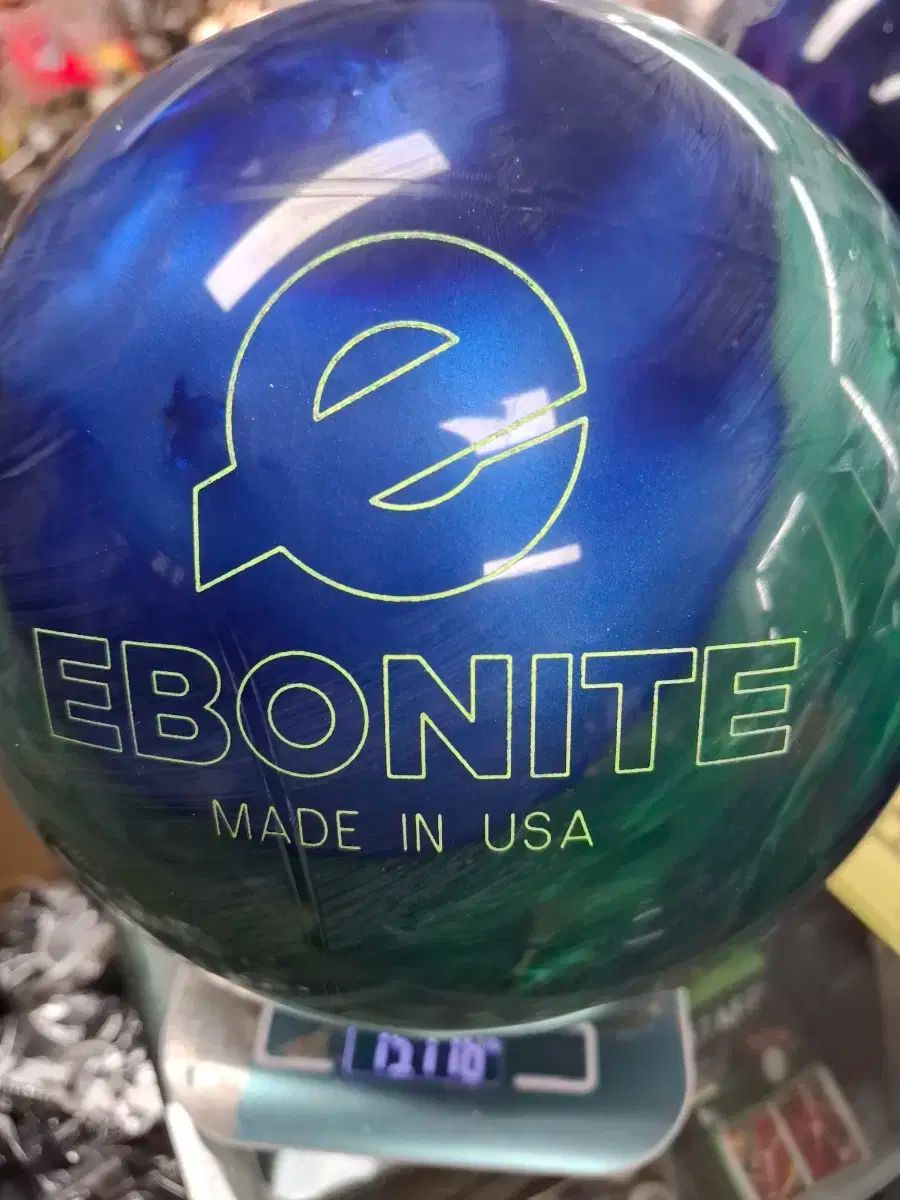 ボーリングボール Verdict 15 無料字孔