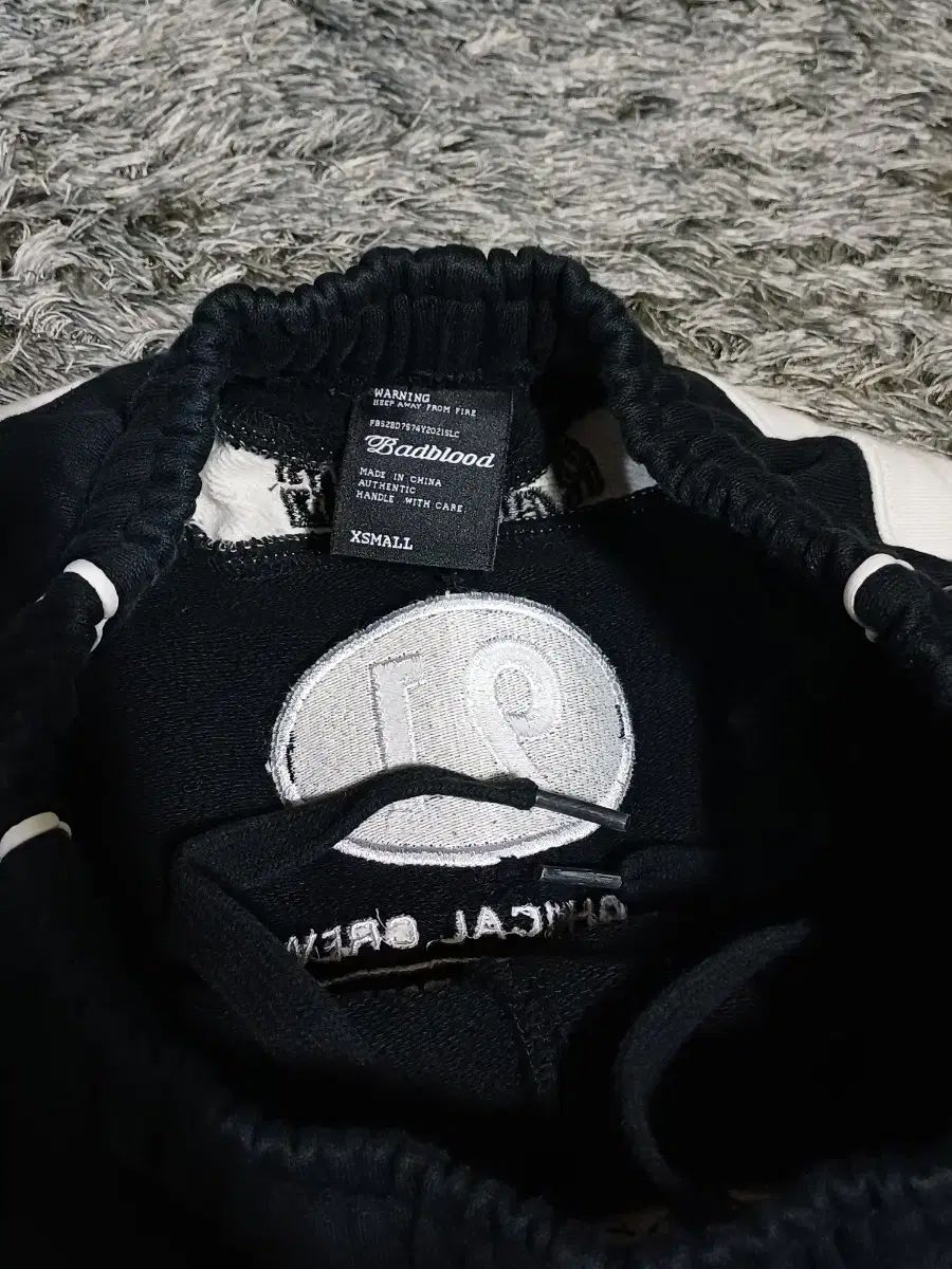 ジョガーパンツ バッドブラッド