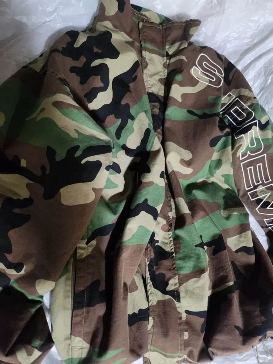 シュプリーム Spellout ウッドランド カモ トラック ジャケット M
