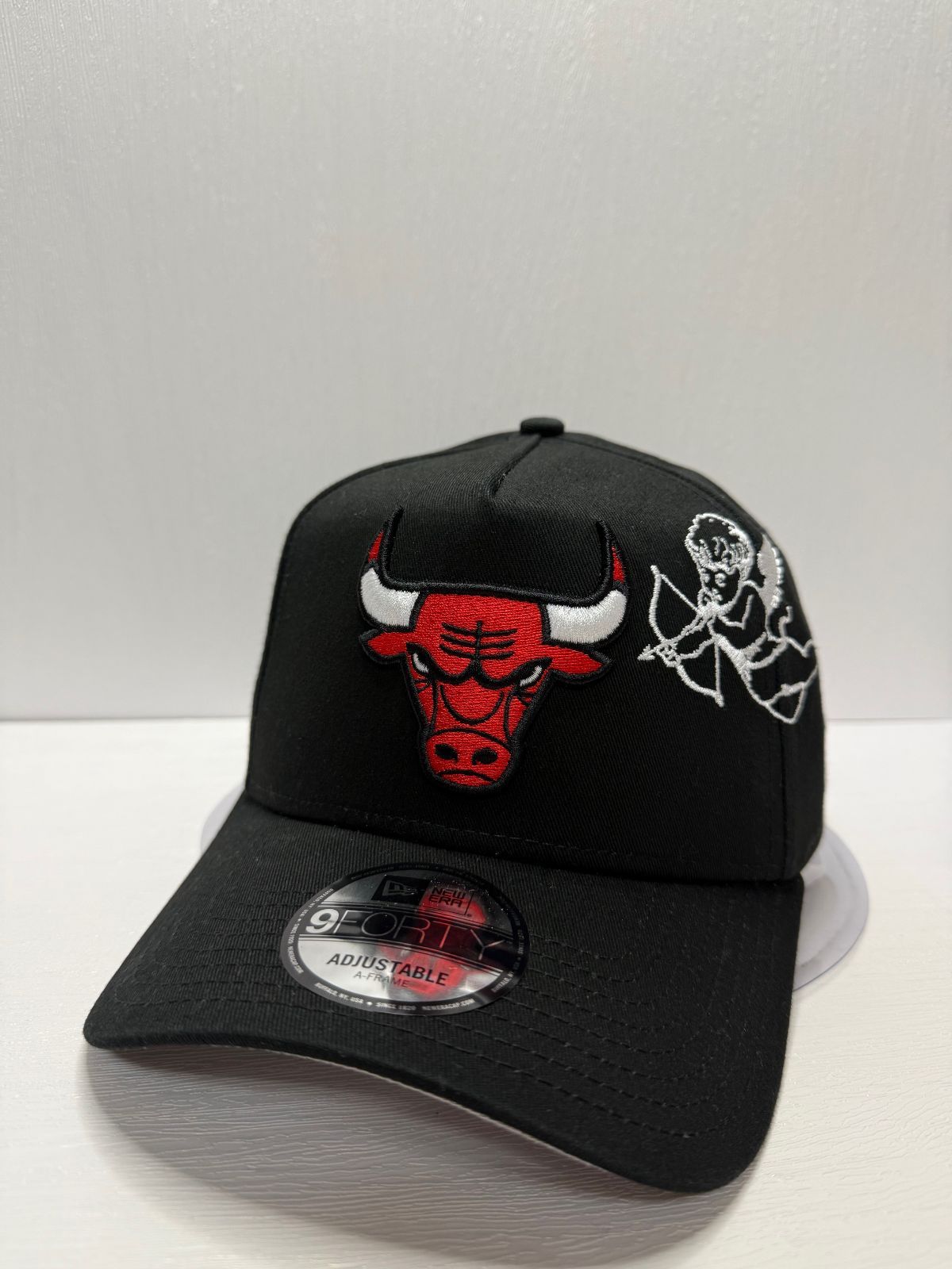 Newera シカゴブルズ エンゼル刺繍 9forty A-FRAME スナップバックキャップ ブラック