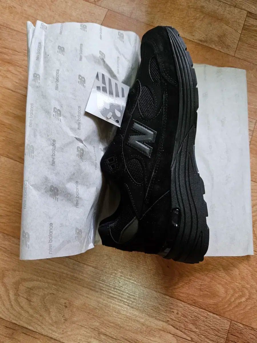 ニューバランス 992 USA コア トリプル ブラック 280