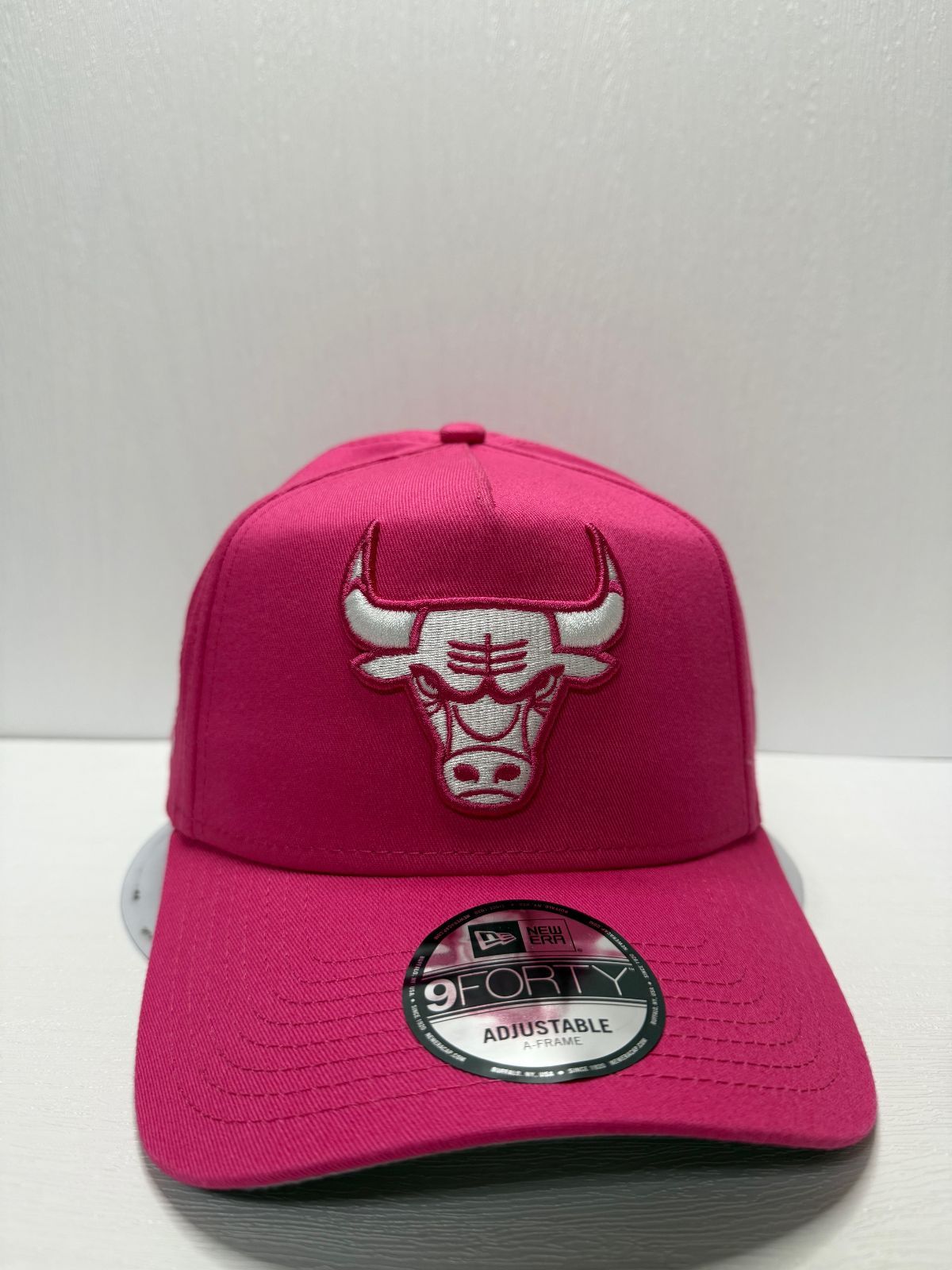 Newera シカゴブルズ 6×チャンピオンズ 9forty A-FRAME スナップバックキャップ ピンク