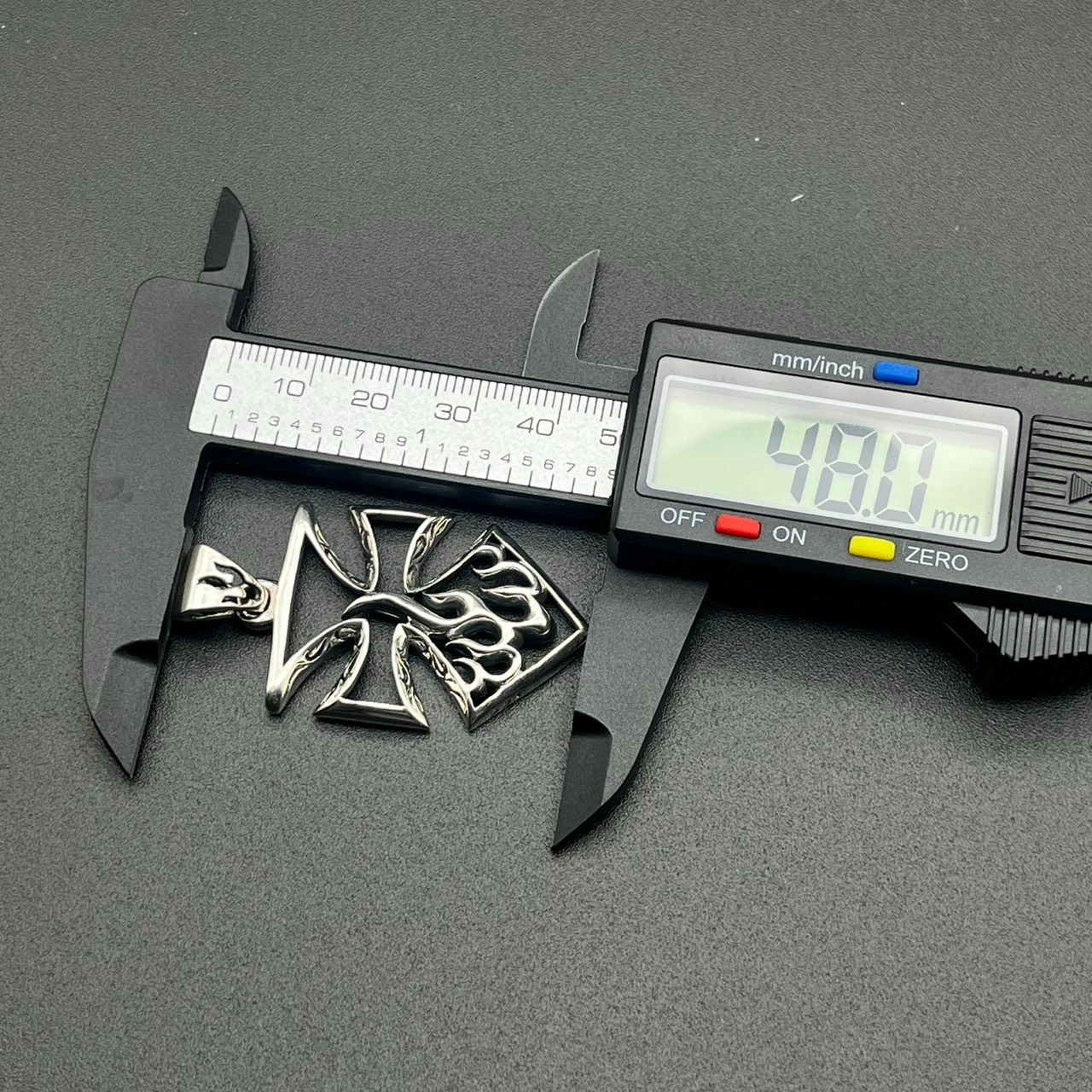 シルバー925 炎モチーフ クロスペンダントトップ ファイヤー アイアン