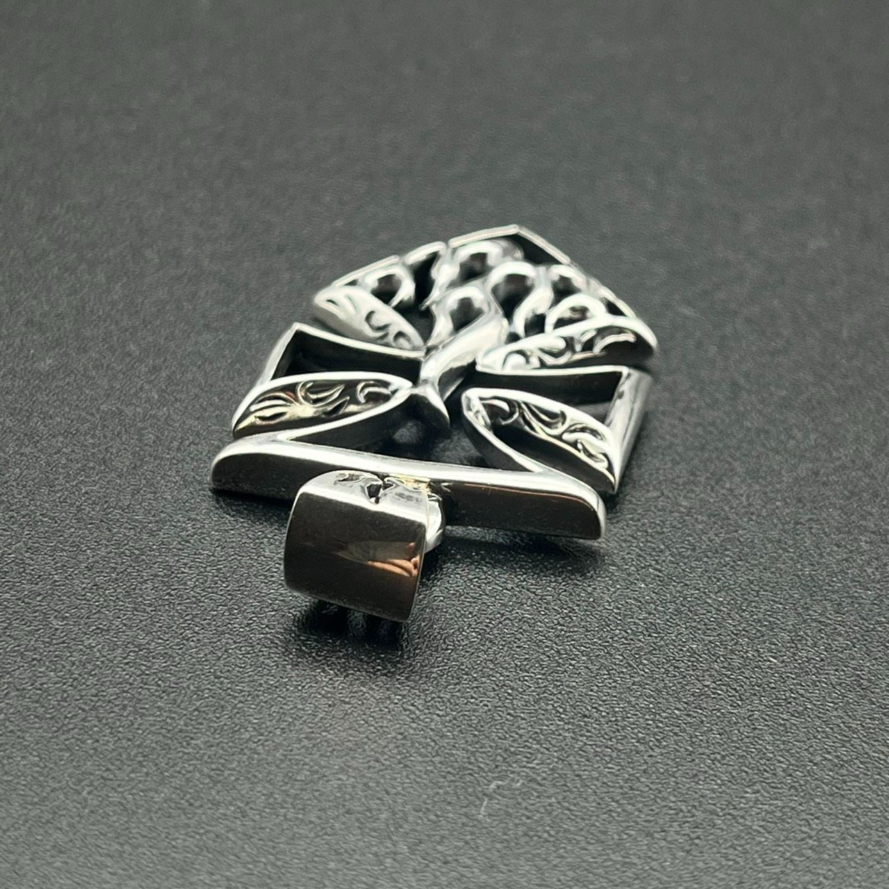 シルバー925 炎モチーフ クロスペンダントトップ ファイヤー アイアン