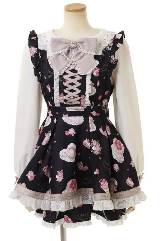 【緊急大幅値下げ！】 リズリサ LIZLISA サロンドプレーズ ロングスリーブ ブラック セットアップ スポーツ