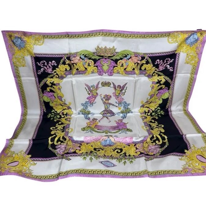 ヴェルサーチ アトリエヴェルサーチ スカーフ ストール ヴィンテージ シルク 大判 天使 Vintage Atelier Versace Silk Scarf Shawl Large Angel Print Medusa Made in Italy