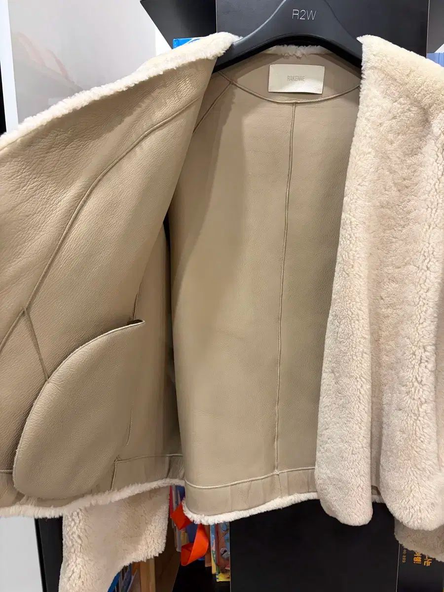 R2W リズシアーリング ムートン