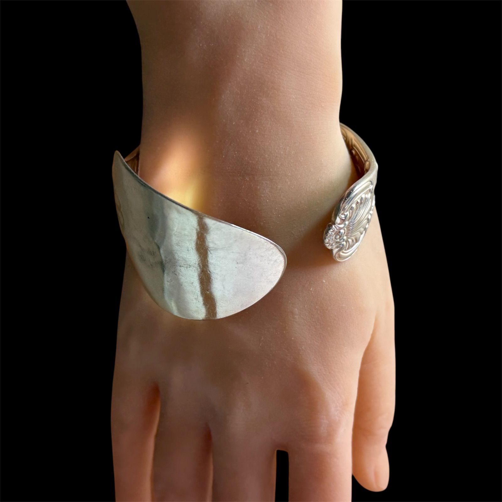 TIFFANY&Co. ティファニー バングル ブレスレット 腕輪 - メルカリ