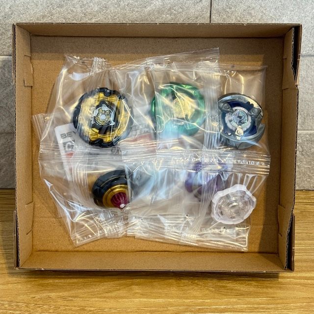 ベイブレードX CX-11 エンペラーマイトデッキセット 1カートン 【楽天