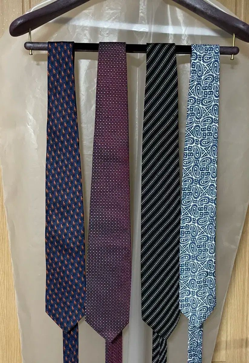 ドレイクス レジメンタル ペイズリー タイ 4