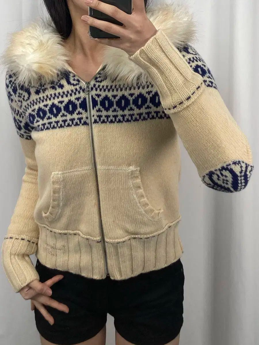 ポロジーンズ ノルディック ファー ニット フードジップアップ