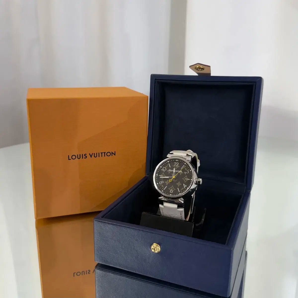 39.5mm ルイヴィトン タンブール モノグラム クォーツ 時計 QA072Z