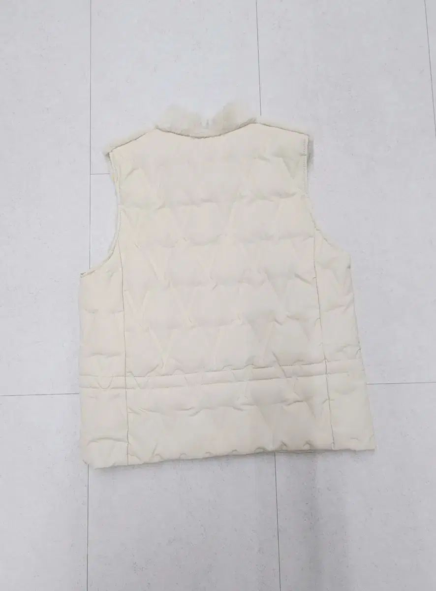 ファーベストシャーリングダックダウンベストアイボリーダウン