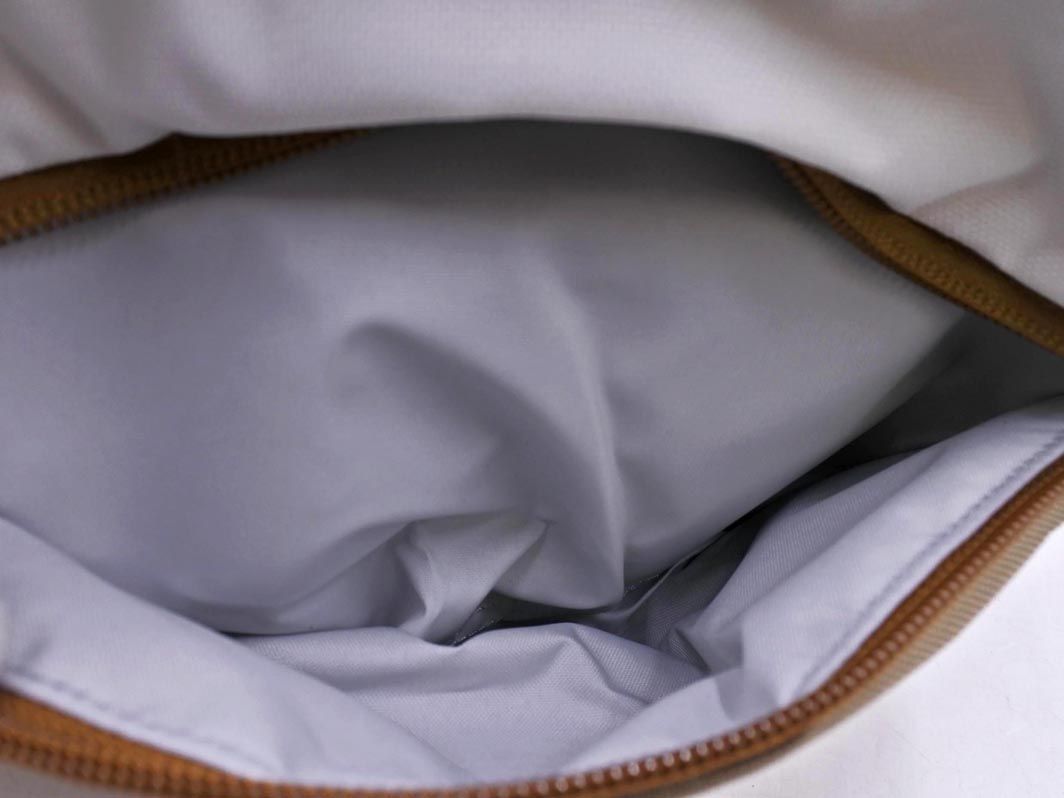 バッグ ベージュ