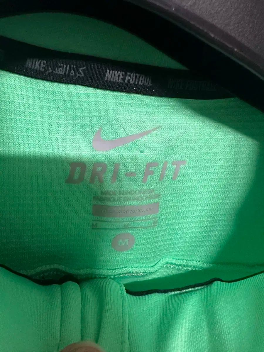 ナイキ FCバルセロナ トレーナー ハーフジップアップ