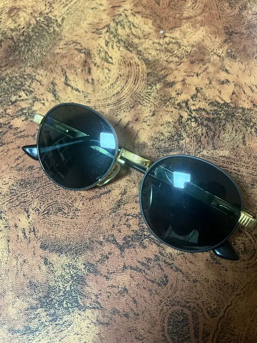 ポリス POLICE ゴールド ブラック サングラス