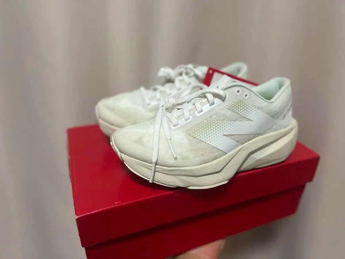 ニューバランス フューエルセル レベル v4 足囲D wfcxlj4