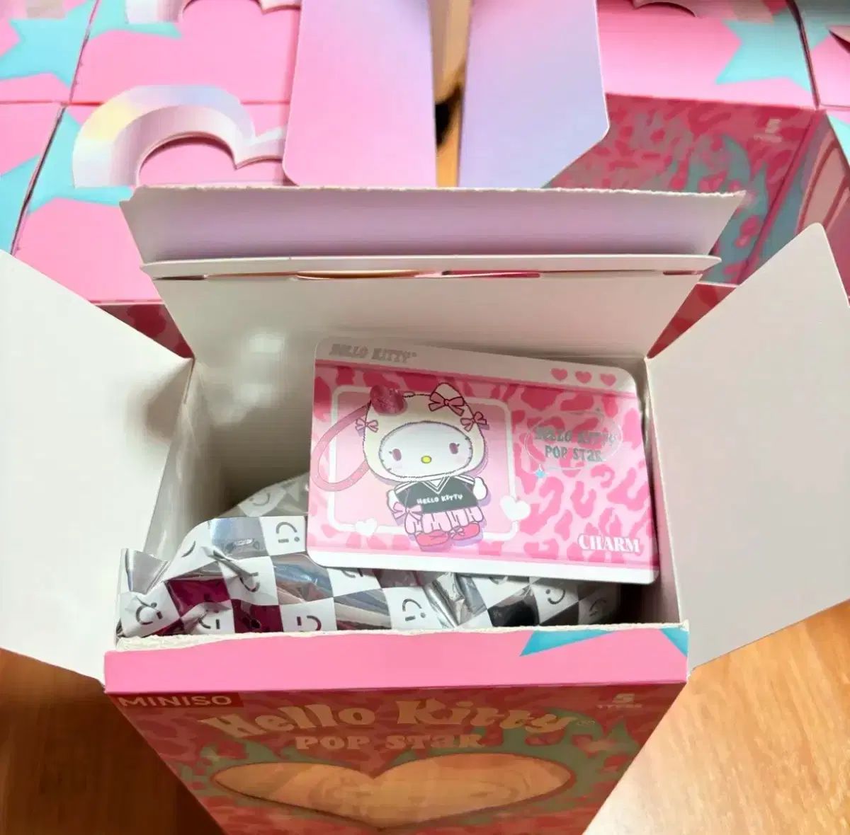 MINISO ポップスター ハローキティ チャーム