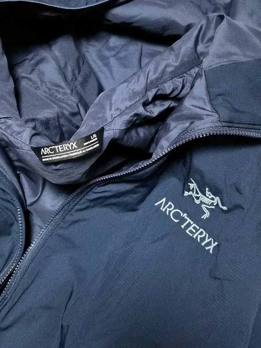 旧モデル ARC TERYX アークテリクス Atom アトム WHOフーディ LT ネイビー Lサイズ